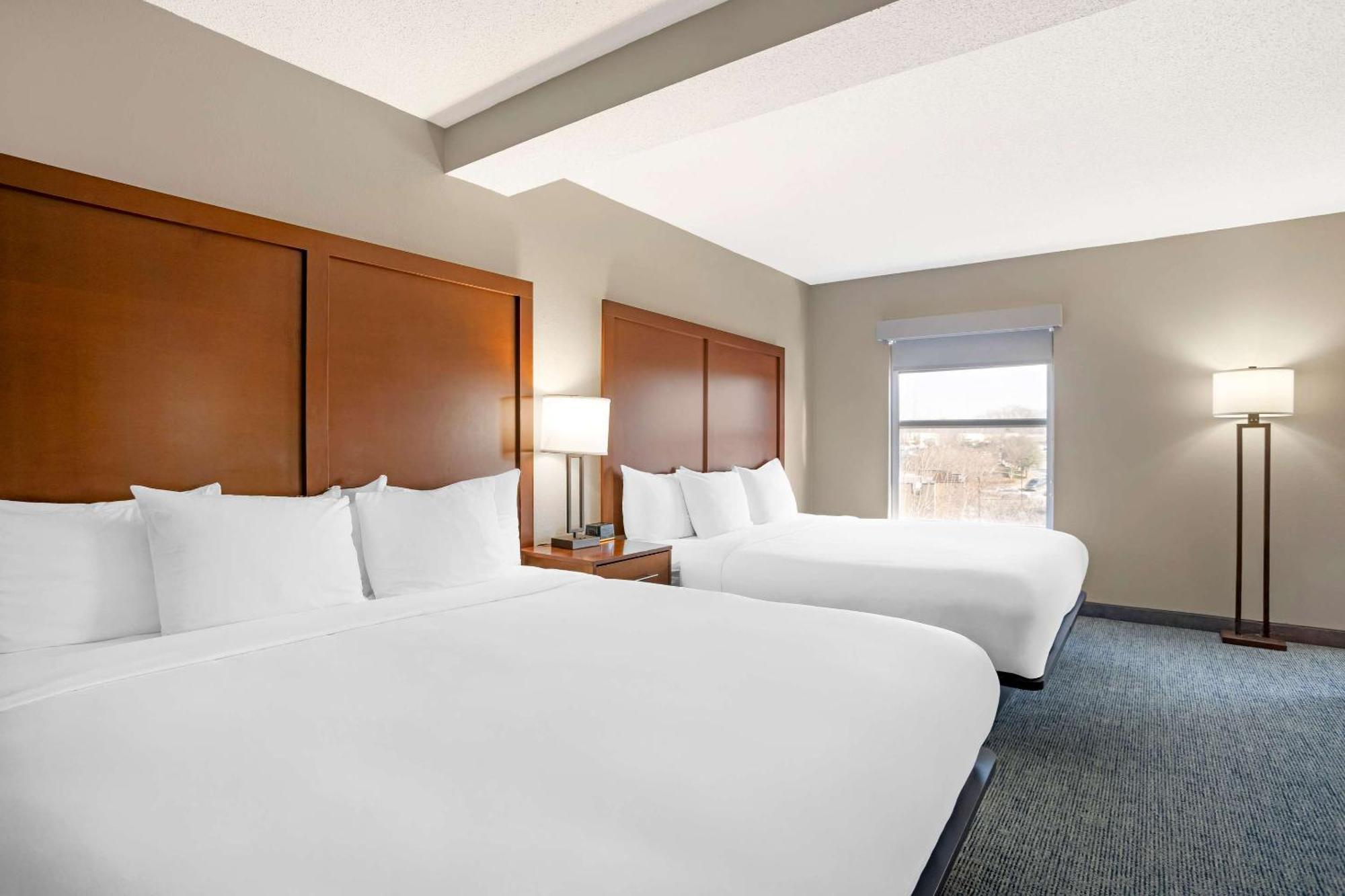 Comfort Suites Near Birkdale Village- Huntersville Exterior photo
