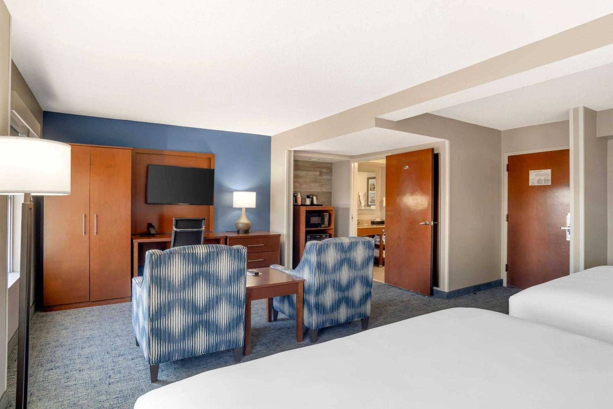 Comfort Suites Near Birkdale Village- Huntersville Exterior photo