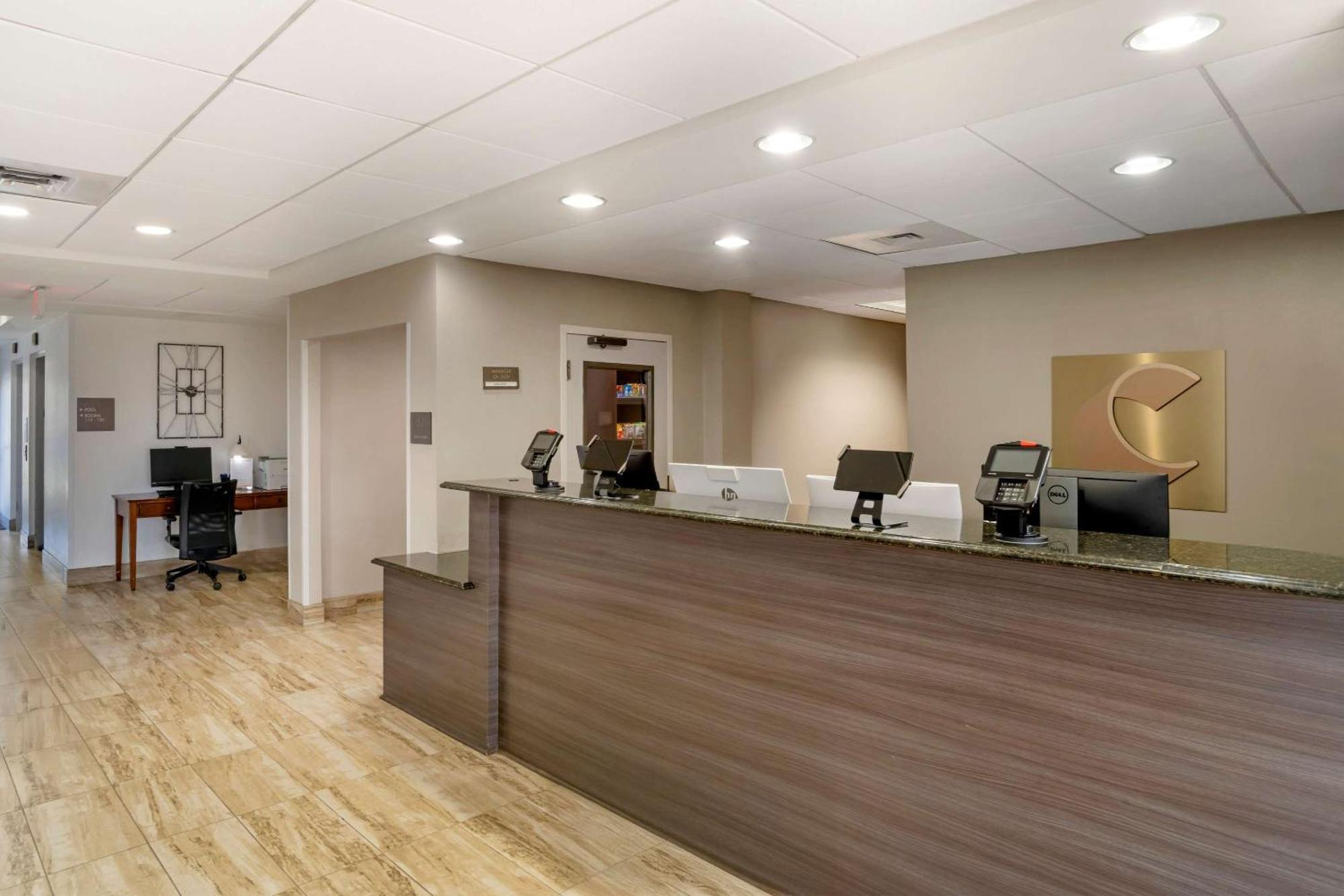Comfort Suites Near Birkdale Village- Huntersville Exterior photo