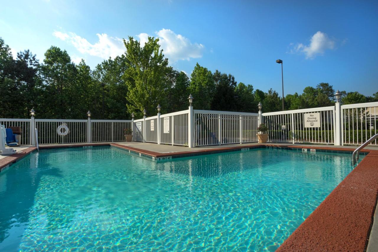 Comfort Suites Near Birkdale Village- Huntersville Exterior photo